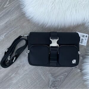 🍋🖤LULULEMON Wunderlust Multi-Pocket Crossbody Bag 3L Black